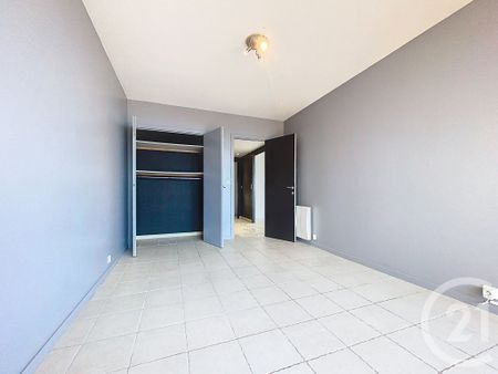 Location Appartement 3 pièces 70m² NICE 06300 - Photo 4