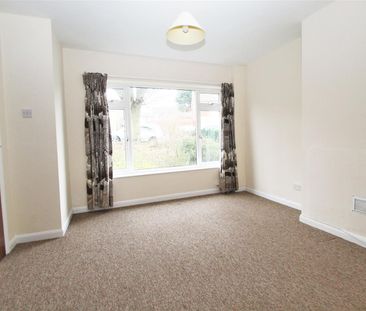 Deeds Grove, High Wycombe - Photo 1