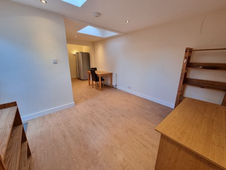 1 Bed Student Accommodation - Photo 4