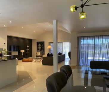 Glamourous rooftop penthouse - Photo 1