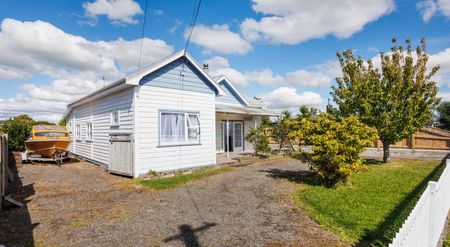 Four bedrooms in Friendly Feilding - Photo 3