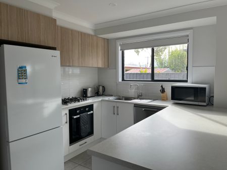 Modern 2 Bedroom Townhouse - Photo 5