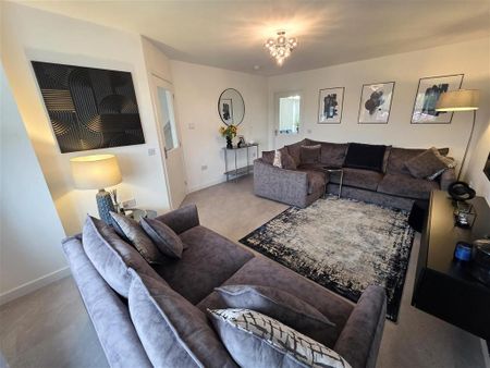 3 bedroom detached house to rent - Photo 2