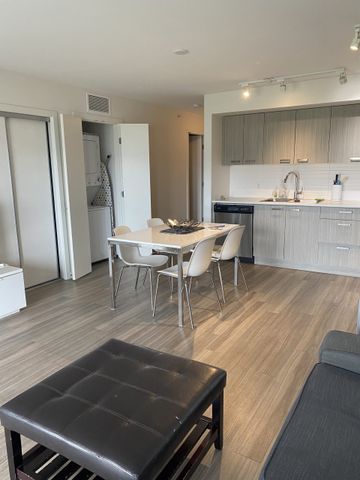 Great 2bed, 2bath Top Floor UBCO condo - Photo 2