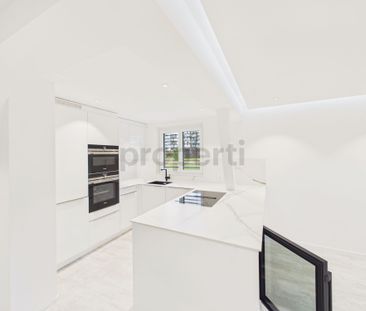 Newly renovated 2.5-room apartment with lift and cellar, Rapperswil... - Photo 3