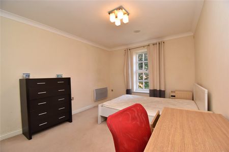 Albany Gardens, Colchester, Essex, CO2 8HQ - Photo 3