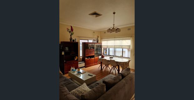 Furnished Room in Quiet Family Home near UNSW - Photo 1