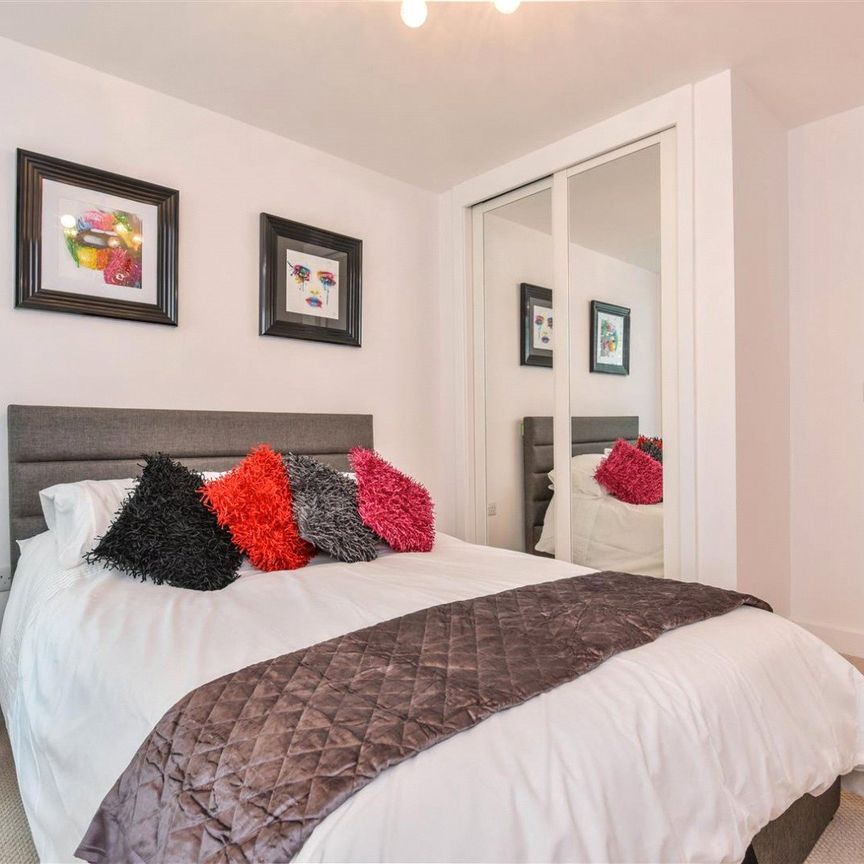 2 bedroom apartment to rent Cromwell Road, Redhill, Surrey, RH1 - Photo 1