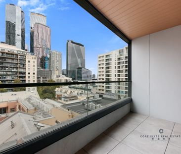 Private Bedroom in Stylish West Melbourne Apartment – Walk to Flags... - Photo 6