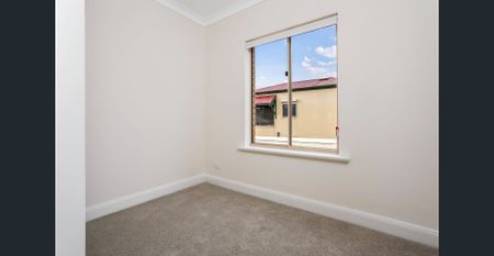 Chic modern townhouse in the heart of the bay - Photo 3