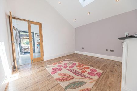 4 bedroom barn conversion to rent - Photo 2
