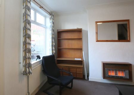 2 Bed Terraced House, Anderson Mount, LS8 - Photo 3