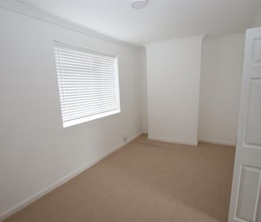 2 bedroom Terraced House to let - Photo 3