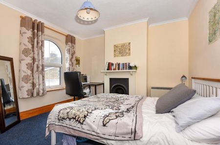 3 bedroom end of terrace house to rent - Photo 4