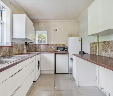 4 bedroom house to rent - Photo 3