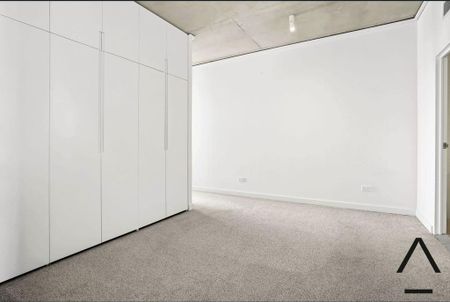 Stylish North-Facing Apartment in the Prestigious George & Allen Building - Photo 5