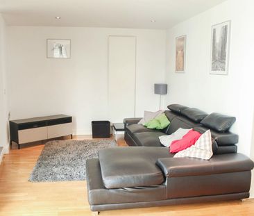 NV Building, 98 The Quays, Salford Quays, M50 - Photo 1