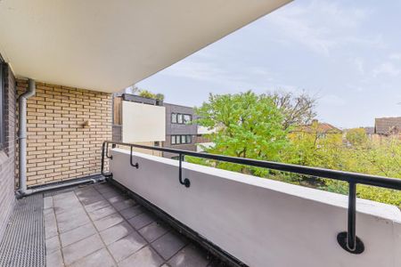 4 bedroom flat to rent - Photo 3