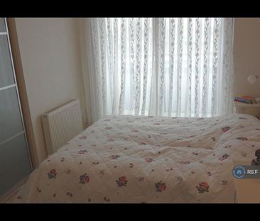 2 bedroom penthouse to rent - Photo 4