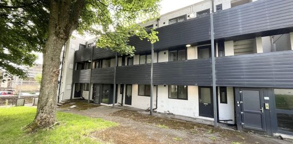 West Parade Flats - Photo 2