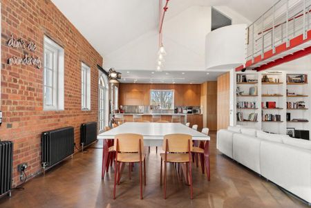 3 bedroom flat to rent - Photo 4