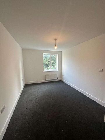 Black Eagle Drive, Northfleet, DA11 - Photo 3