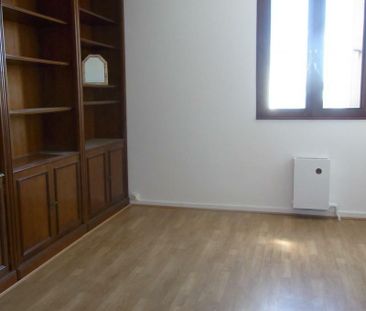 Location Appartement 3 pièces 66m² MARMANDE 47200 - Photo 4