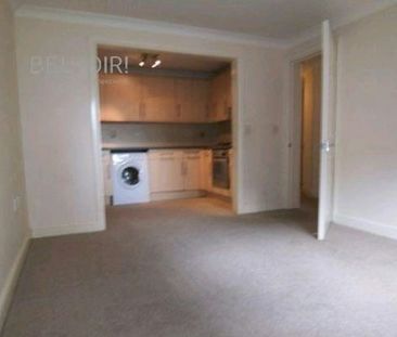 Flat to rent on - Photo 3