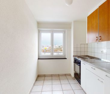 Living close to the center - Photo 4