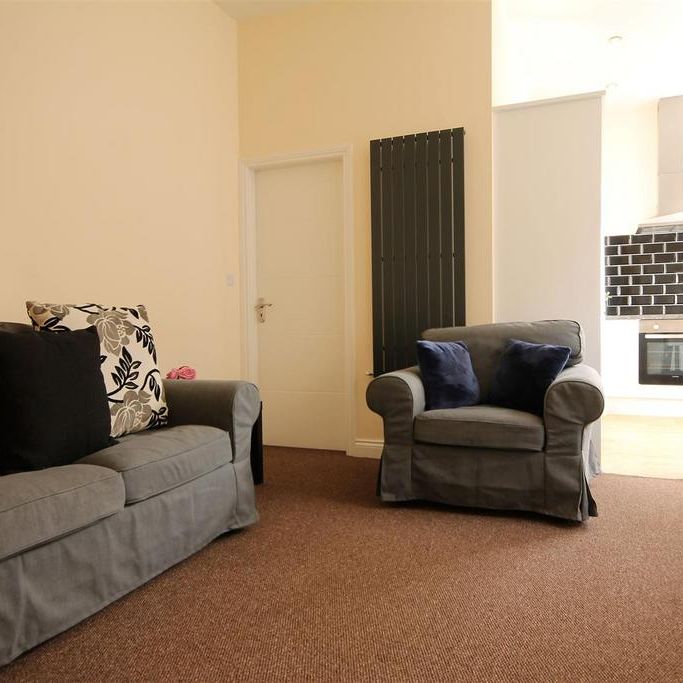 3 bedroom apartment to rent - Photo 1
