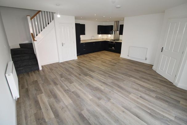 2 bedroom townhouse to rent - Photo 1
