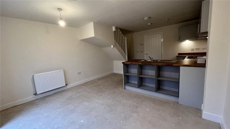 2 bedroom semi-detached house to rent - Photo 5