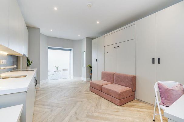 Studio to rent - Photo 1