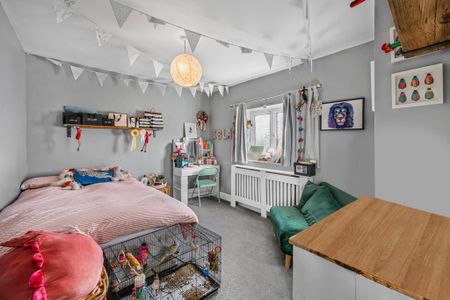 3 bedroom end of terrace house to rent - Photo 3