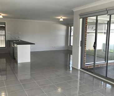 FAMILY HOME LOCATED IN EXCLUSIVE "GRANTHAM FARM ESTATE" NEAR RIVERS... - Photo 3