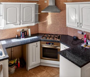 4 bedroom terraced house to rent - Photo 5