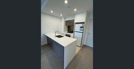 Fully Furnished 2 Bedrooms 2 Bathroom apartment - Photo 5