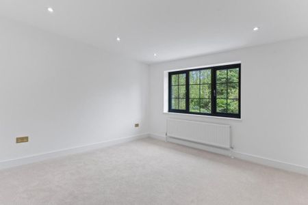 5 bedroom detached house to rent - Photo 4