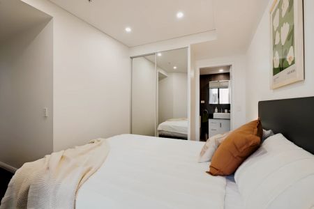 Furnished 3 Bedrooms 2 Bathrooms - Photo 4