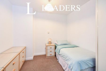 Studio to rent - Photo 2