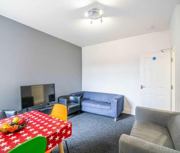 28 Siward Street - Photo 2