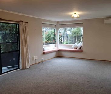 Family living on Tennyson - Photo 1