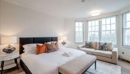 Five Bedroom Flat to rent in London - Photo 3
