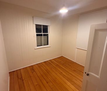 East Brisbane - Photo 1