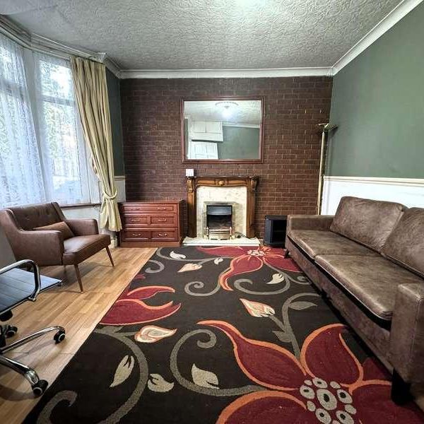 Humberstone Road, Plaistow, London, E13 - Photo 1