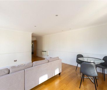 3 bedroom flat to rent - Photo 3
