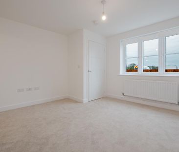 3 bedroom semi-detached house to rent - Photo 4