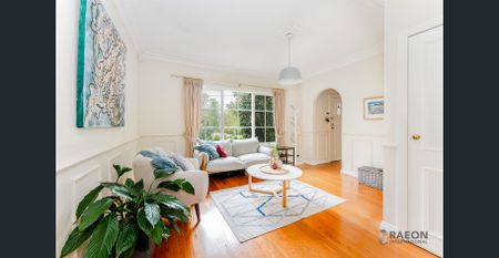 Welcoming family home in peaceful yet central location - Photo 3