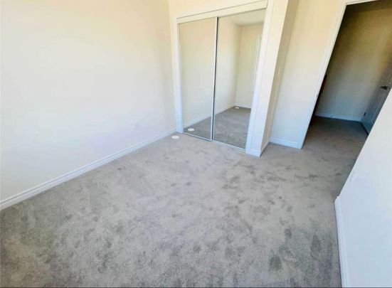 For Lease - 470 Beresford Path Unit# 9, Oshawa, Ontario - Photo 1