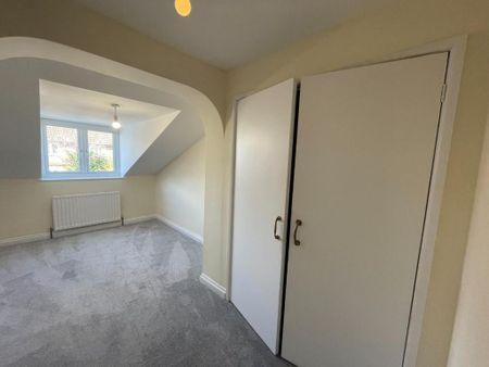 4 bedroom semi-detached house to rent - Photo 4